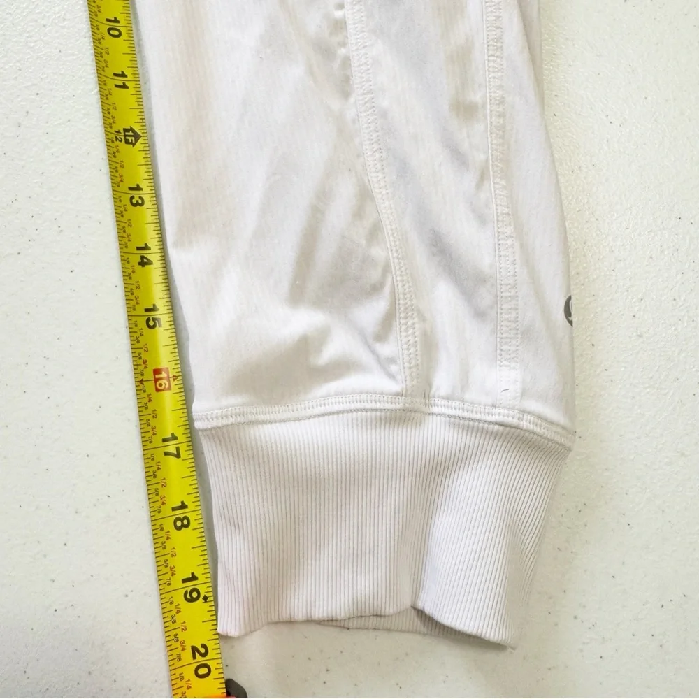 Lululemon In Flux Lined Crop White 2